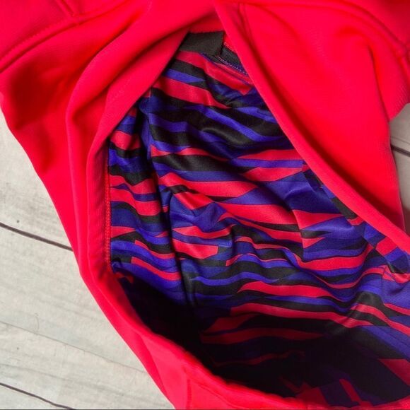 Under Armour hot pink Youth XL hoodie - Picture 6 of 10